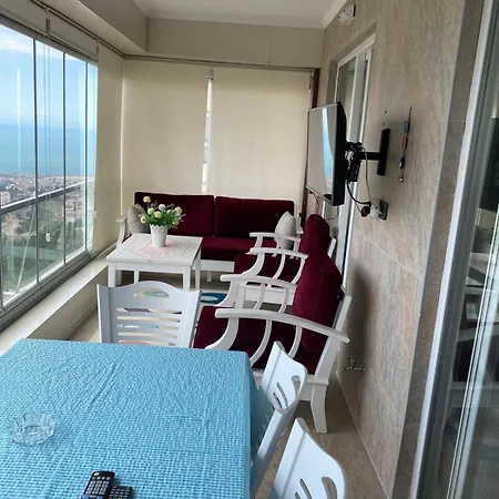Apartment Glass House *